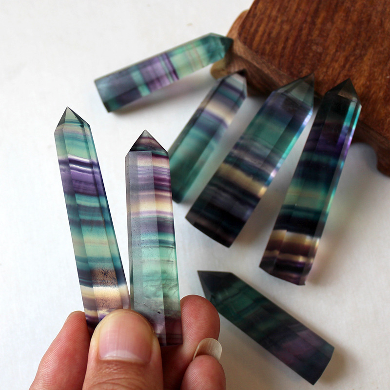 Seven-color fluorite single-pointed column
